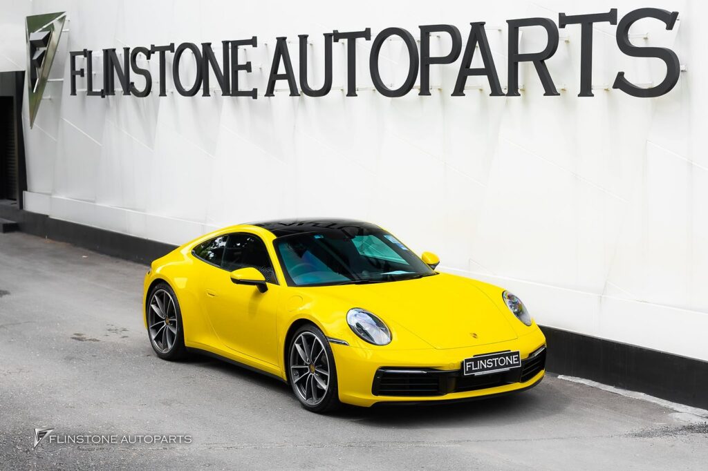 加装储物托盘 PORSCHE 992 Carrera 取物方便