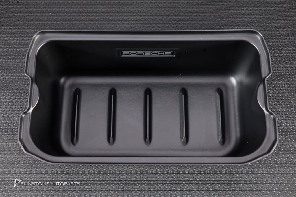 加装储物托盘 PORSCHE 992 Carrera 取物方便