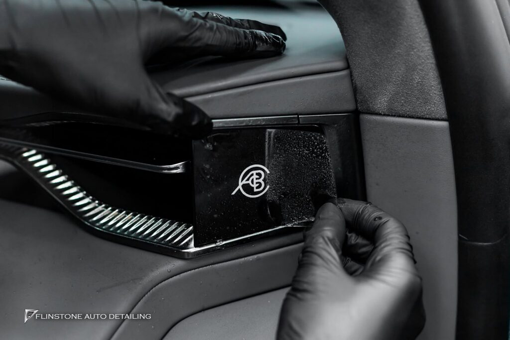 Lotus ฟิล์มใสกันรอย DRESDENPROTECTION