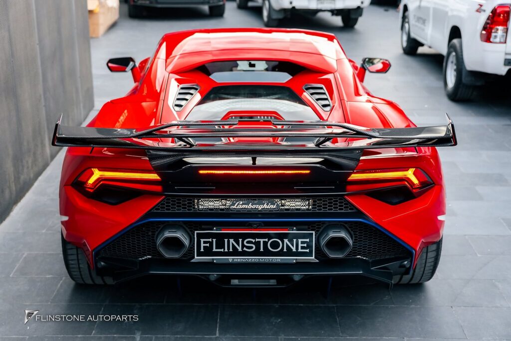 LAMBORGHINI Huracan tecnica ติดตั้งฝากระโปรงหน้าและสปอยเลอร์ท้าย