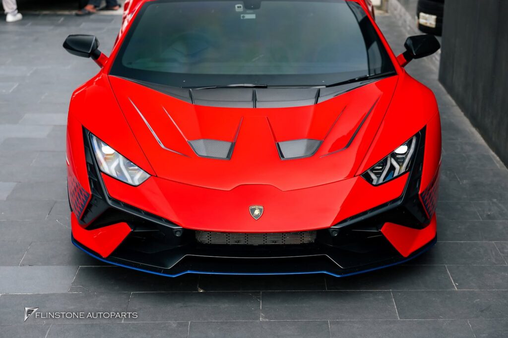 LAMBORGHINI Huracan tecnica ติดตั้งฝากระโปรงหน้าและสปอยเลอร์ท้าย