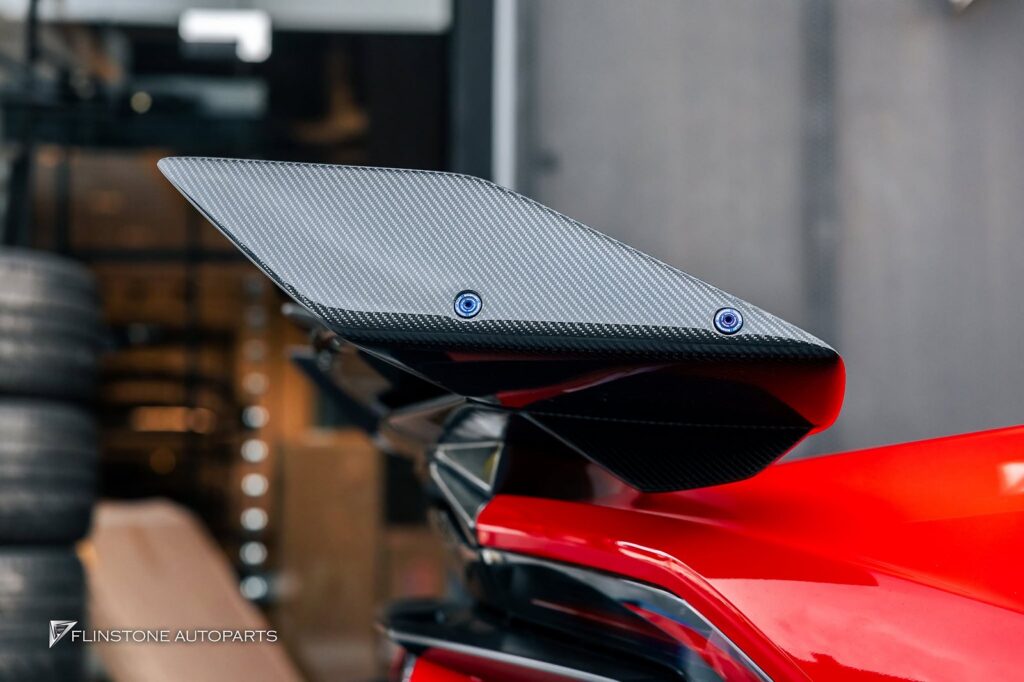 LAMBORGHINI Huracan tecnica ติดตั้งฝากระโปรงหน้าและสปอยเลอร์ท้าย