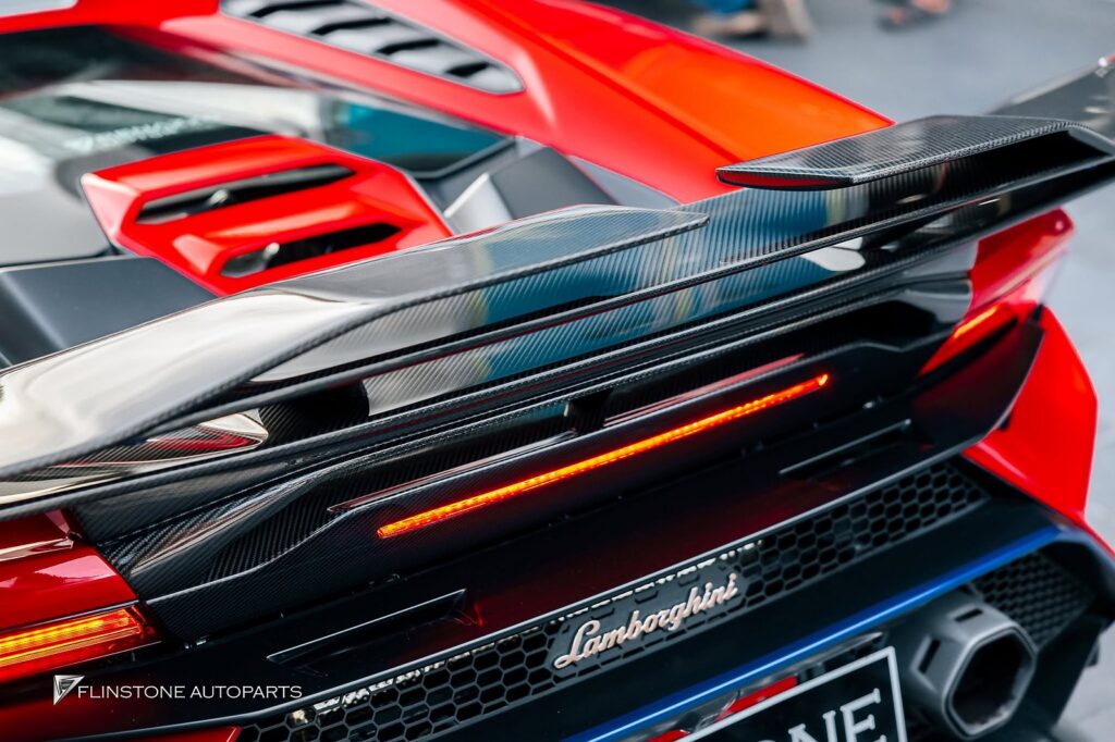 LAMBORGHINI Huracan tecnica ติดตั้งฝากระโปรงหน้าและสปอยเลอร์ท้าย