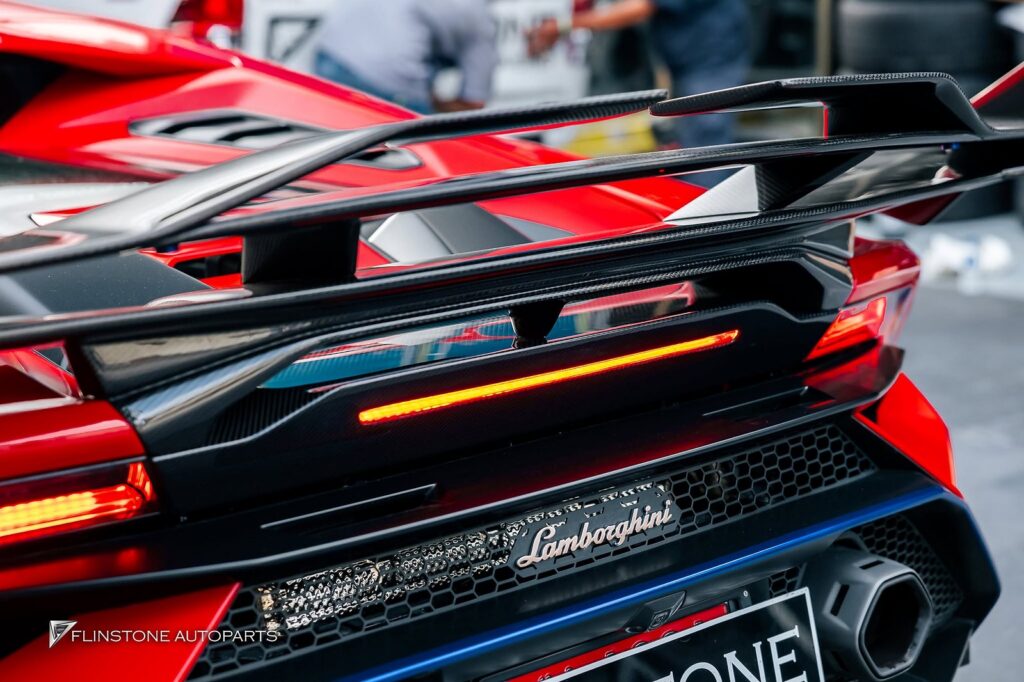 LAMBORGHINI Huracan tecnica ติดตั้งฝากระโปรงหน้าและสปอยเลอร์ท้าย