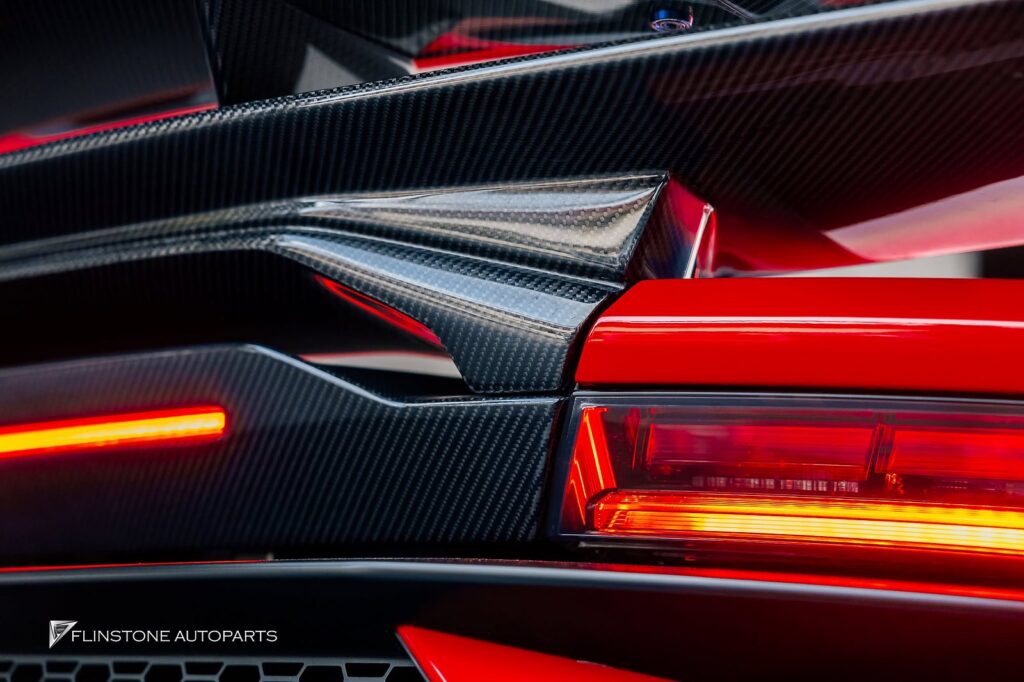 LAMBORGHINI Huracan tecnica ติดตั้งฝากระโปรงหน้าและสปอยเลอร์ท้าย