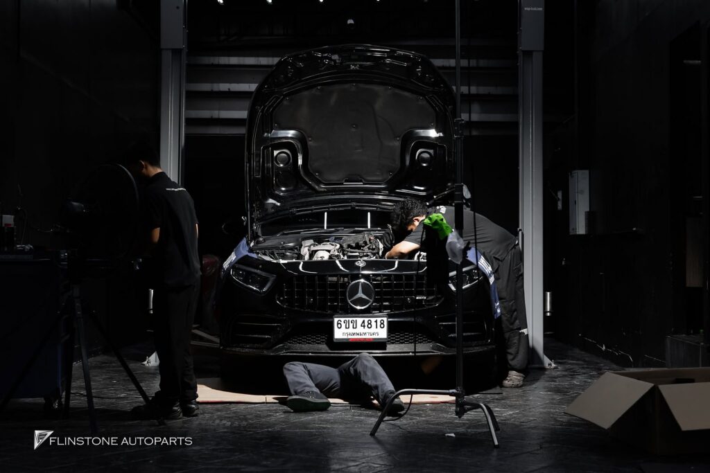 Flinstone Service CLS53 AMG เข้าบริการเปลี่ยนถ่ายของเหลว และให้ทางร้านตรวจสอบพบว่า