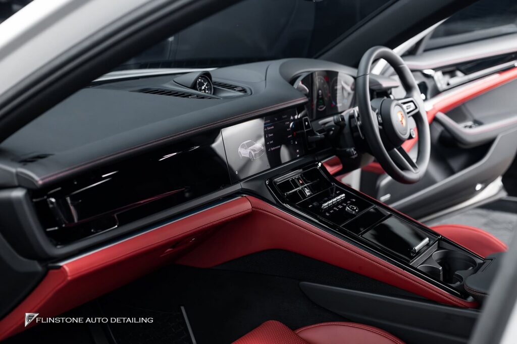 NEW PORSCHE Panamera 976 เลือกติดฟิล์มใสกันรอยจาก DRESDENPROTECT
