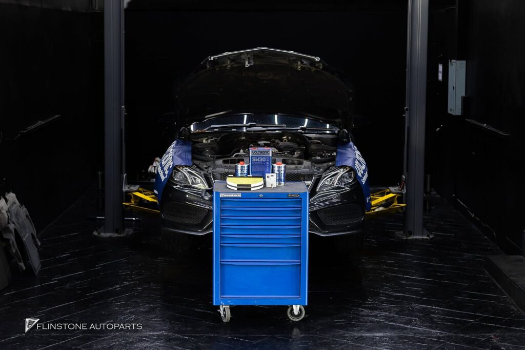 Flinstone Service E-Class Coupe รหัส W207 เข้ารับบริการเปลี่ยนถ่ายของเหลว และไส้กร