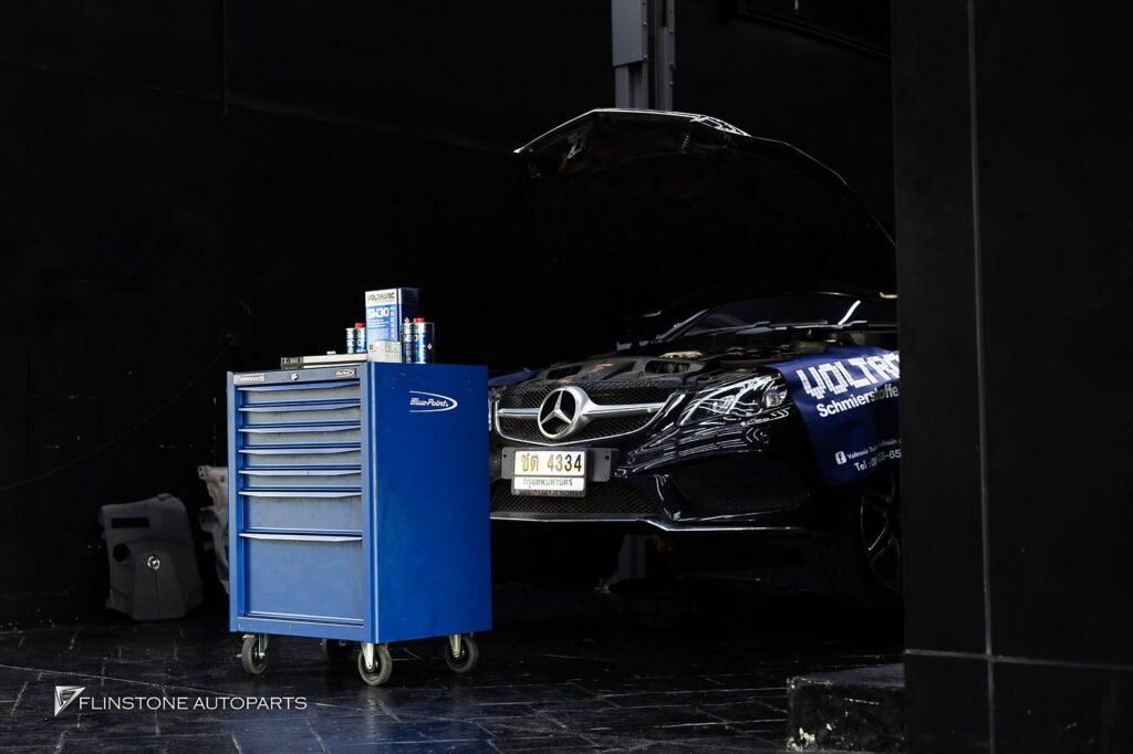 Flinstone Service E-Class Coupe รหัส W207 เข้ารับบริการเปลี่ยนถ่ายของเหลว และไส้กร