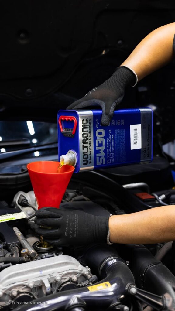 Flinstone Service E-Class Coupe รหัส W207 เข้ารับบริการเปลี่ยนถ่ายของเหลว และไส้กร