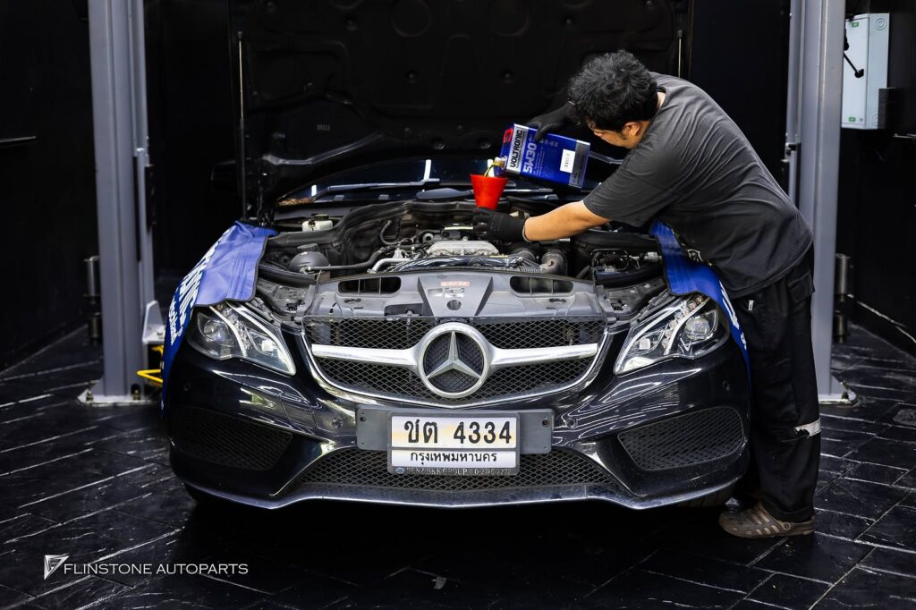 Flinstone Service E-Class Coupe รหัส W207 เข้ารับบริการเปลี่ยนถ่ายของเหลว และไส้กร