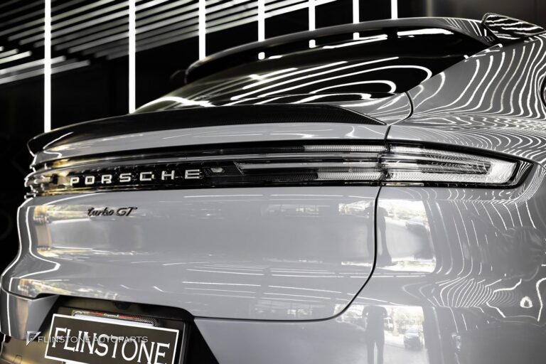 PORSCHE Cayenne 2025 Genuine LED Taillight [Darkened Light]