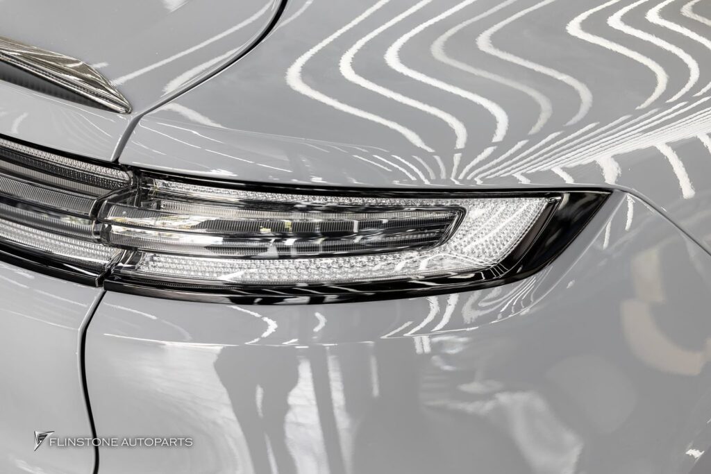 PORSCHE Cayenne 2025 Genuine LED Taillight [Darkened Light]