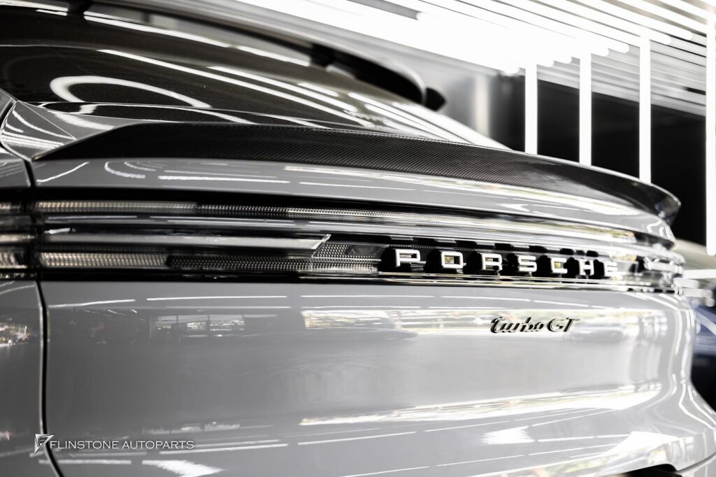 PORSCHE Cayenne 2025 Genuine LED Taillight [Darkened Light]