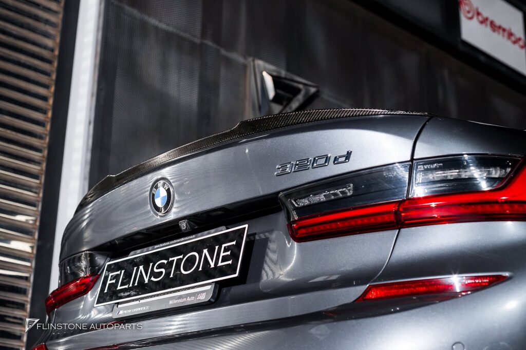 BMW G20 Series 3 2025 USUS Autoclave Carbon Trunk Spoiler + USUS Autoclave Carbon Side