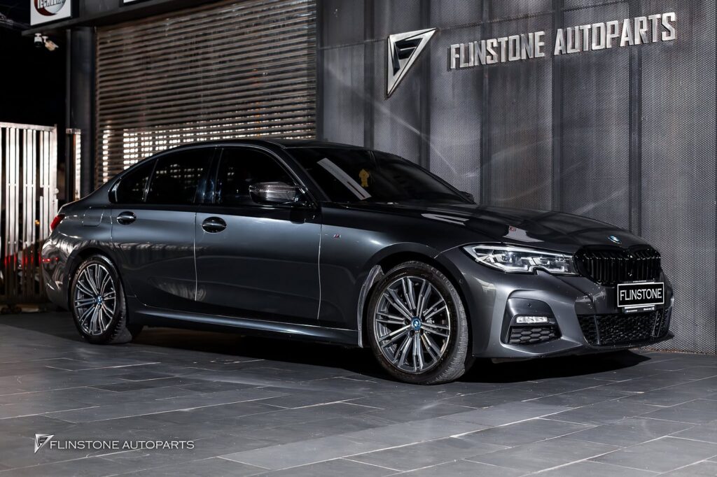 BMW G20 Series 3 2025 USUS Autoclave Carbon Trunk Spoiler + USUS Autoclave Carbon Side