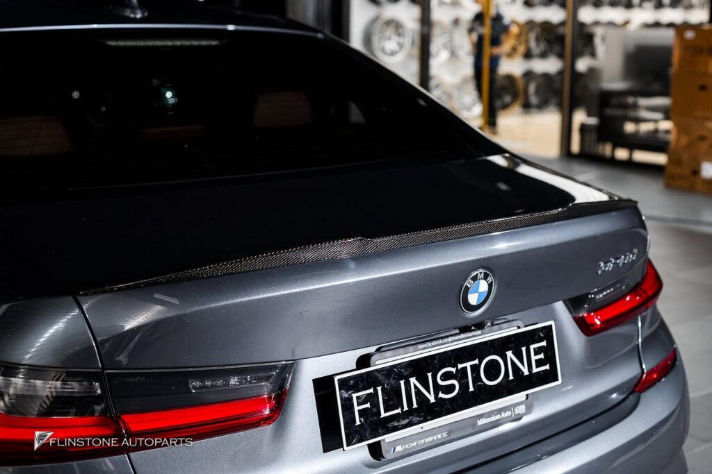 BMW G20 Series 3 2025 USUS Autoclave Carbon Trunk Spoiler + USUS Autoclave Carbon Side