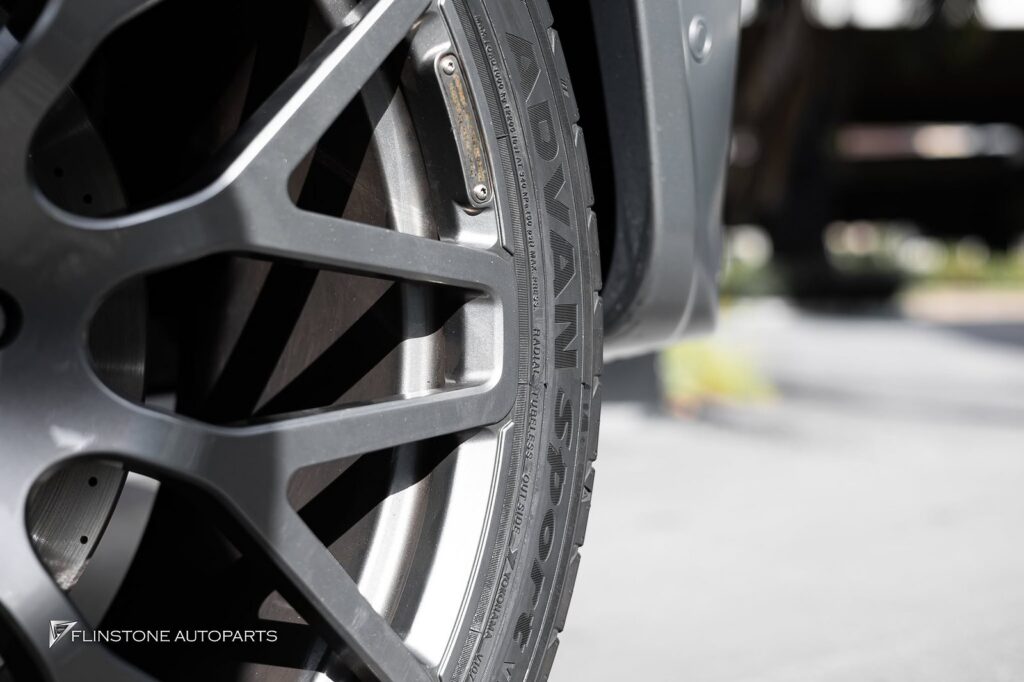Mercedes-Benz W463 G-Class G-Class เข้าเปลี่ยนยางใหม่ขนาด 23 นิ้ว ไม่ว่ากำลังจะยาง Size ไหน