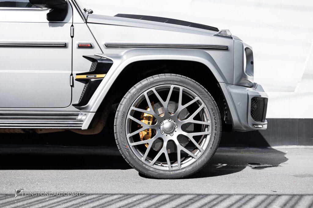 Mercedes-Benz W463 G-Class G-Class เข้าเปลี่ยนยางใหม่ขนาด 23 นิ้ว ไม่ว่ากำลังจะยาง Size ไหน
