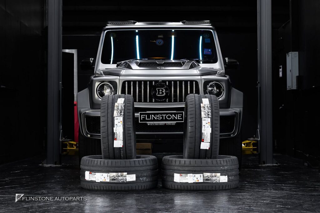 Mercedes-Benz W463 G-Class G-Class เข้าเปลี่ยนยางใหม่ขนาด 23 นิ้ว ไม่ว่ากำลังจะยาง Size ไหน