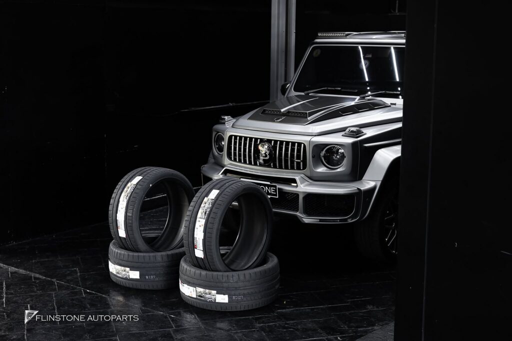 Mercedes-Benz W463 G-Class G-Class เข้าเปลี่ยนยางใหม่ขนาด 23 นิ้ว ไม่ว่ากำลังจะยาง Size ไหน