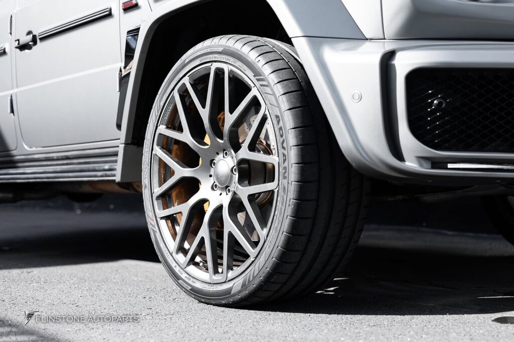 Mercedes-Benz W463 G-Class G-Class เข้าเปลี่ยนยางใหม่ขนาด 23 นิ้ว ไม่ว่ากำลังจะยาง Size ไหน