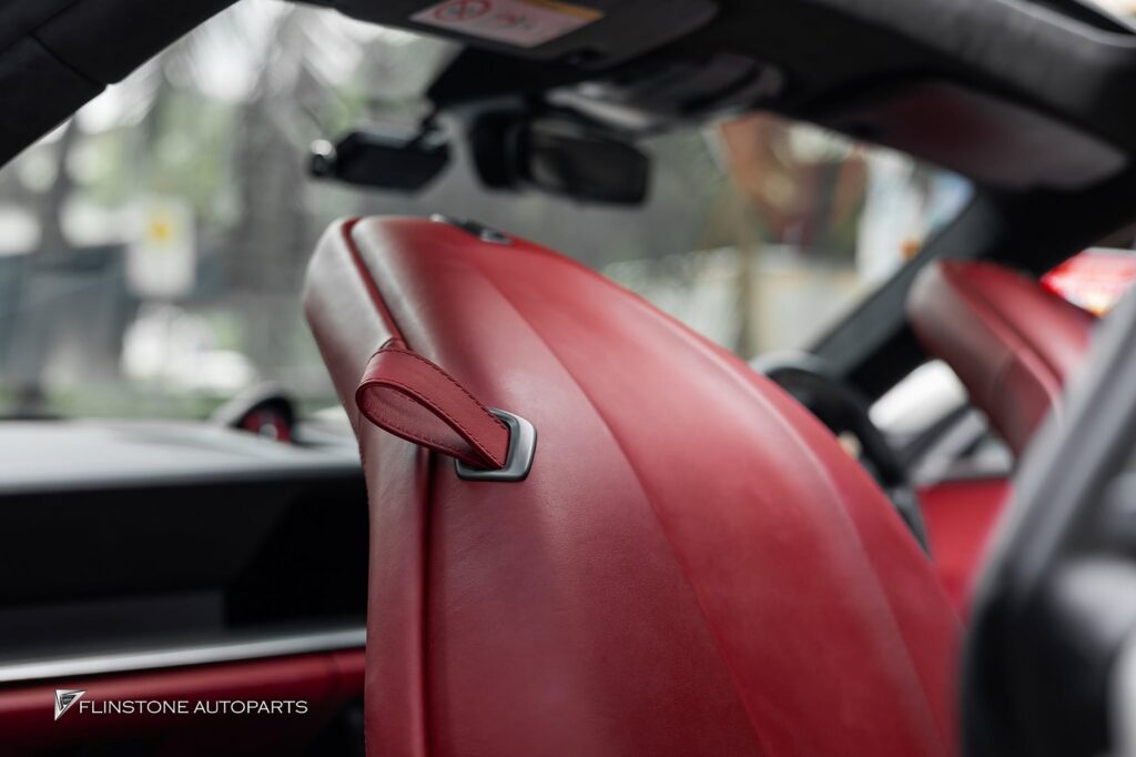 Genuine Parts PORSCHE 992 Carrera the seat pull on this model breaks easily