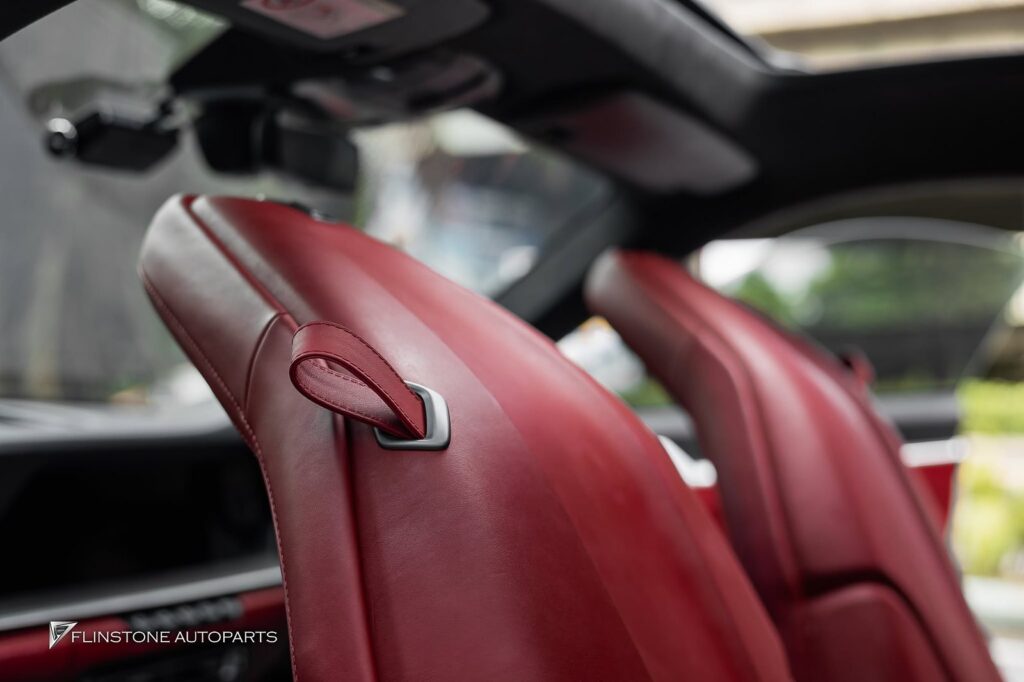 Genuine Parts PORSCHE 992 Carrera the seat pull on this model breaks easily