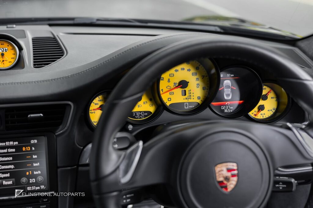 แผ่นเรือนไมล์สีเหลืองสำหรับ PORSCHE 991