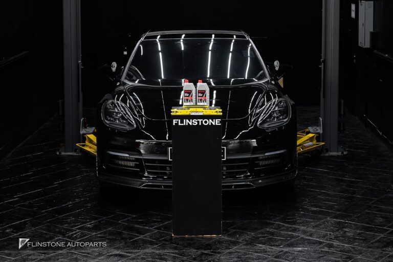 PORSCHE 970 Panamera เข้าบริการเปลี่ยนถ่ายของเหลวและเปลี่ยนผ้าเบ