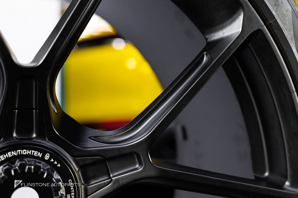 PORSCHE 992 Carrera USUS Braking System + PORSCHE GT3 Caliper