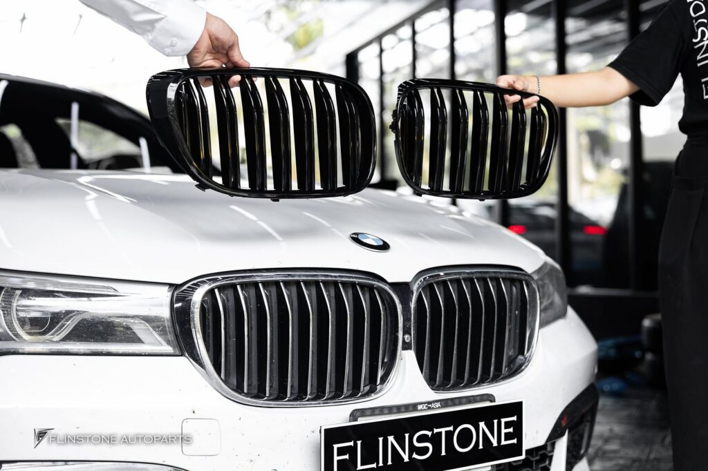 กระจังหน้า BMW G12 Series 7 เส้นคู่