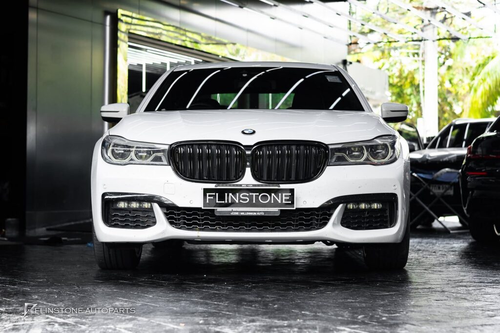 กระจังหน้า BMW G12 Series 7 เส้นคู่