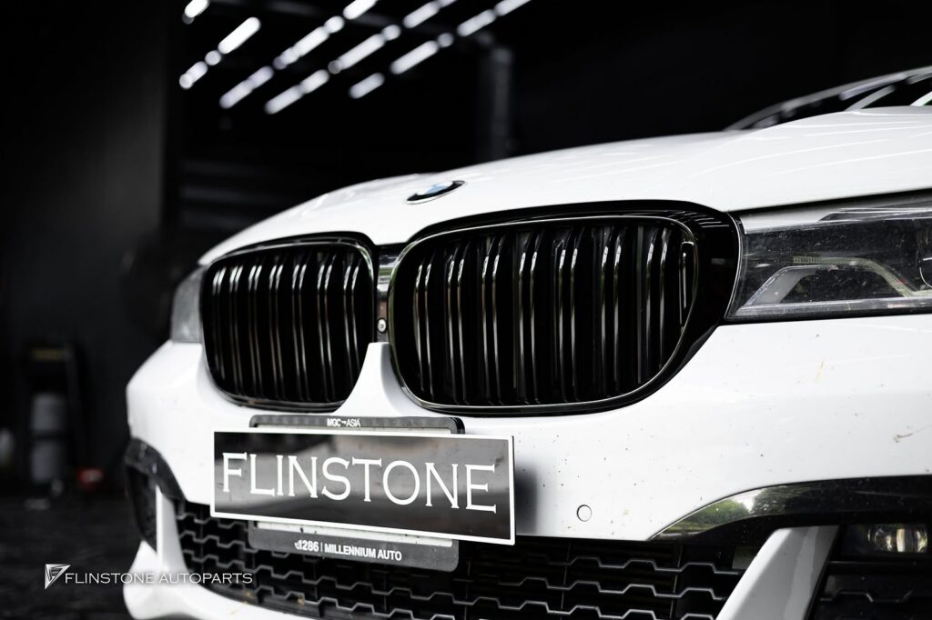 กระจังหน้า BMW G12 Series 7 เส้นคู่