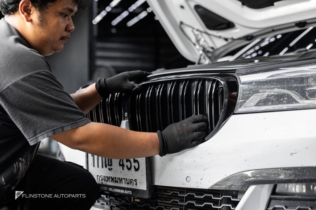 กระจังหน้า BMW G12 Series 7 เส้นคู่