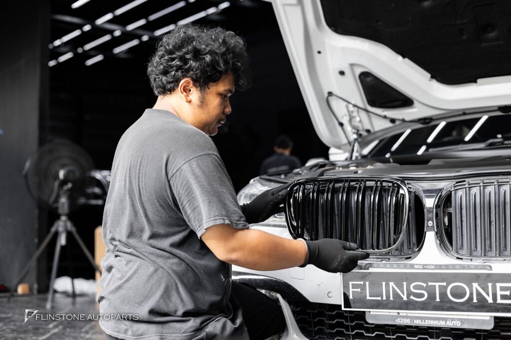 กระจังหน้า BMW G12 Series 7 เส้นคู่