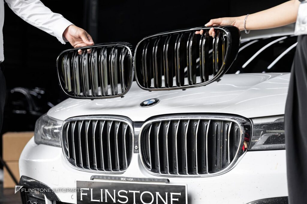 กระจังหน้า BMW G12 Series 7 เส้นคู่