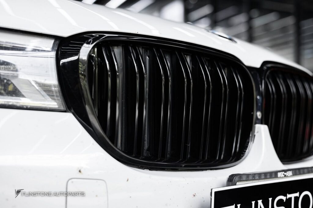 กระจังหน้า BMW G12 Series 7 เส้นคู่