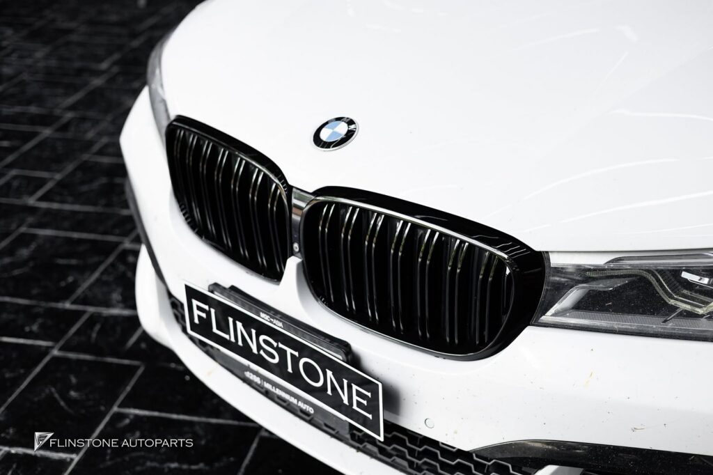 กระจังหน้า BMW G12 Series 7 เส้นคู่