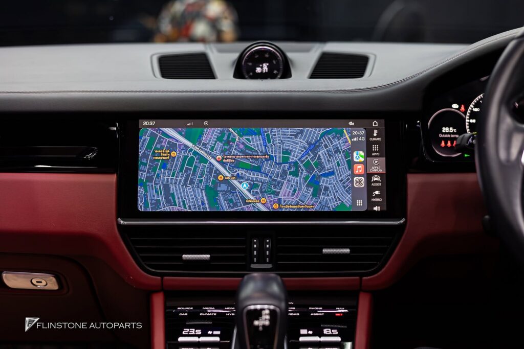 system Apple Car Play on the original screen system PORSCHE Cayenne E3 convenient to use