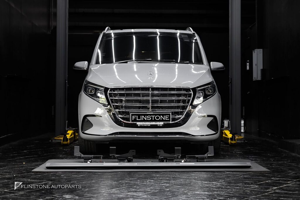Mercedes-Benz W447 V-Class ติดตั้งบันไดข้างไฟฟ้าอัตโนมัติ ขึ้นลงสะดวกสบาย พาร