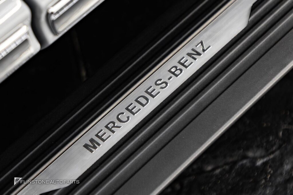 Mercedes-Benz W447 V-Class ติดตั้งบันไดข้างไฟฟ้าอัตโนมัติ ขึ้นลงสะดวกสบาย พาร