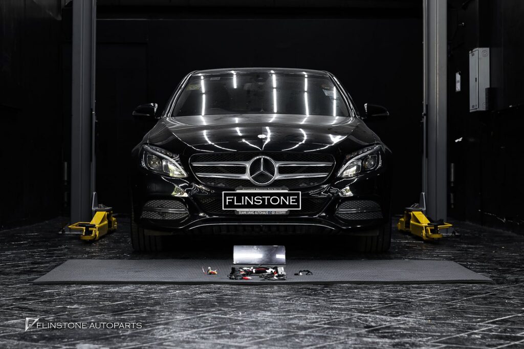 Mercedes-Benz W205 C205 C-Class 2024 หมดสมัยจอเล็ก