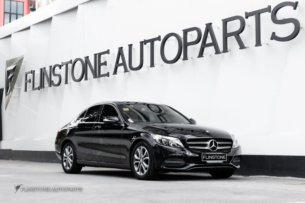 Mercedes-Benz W205 C205 C-Class 2024 small screens are history