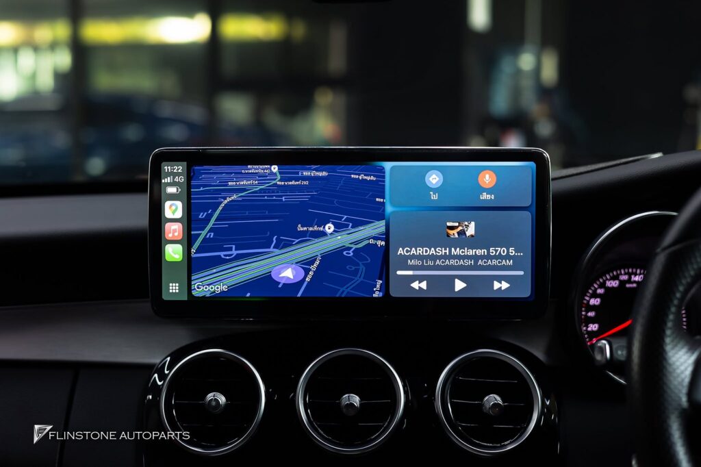 Mercedes-Benz W205 C205 C-Class 2024 small screens are history