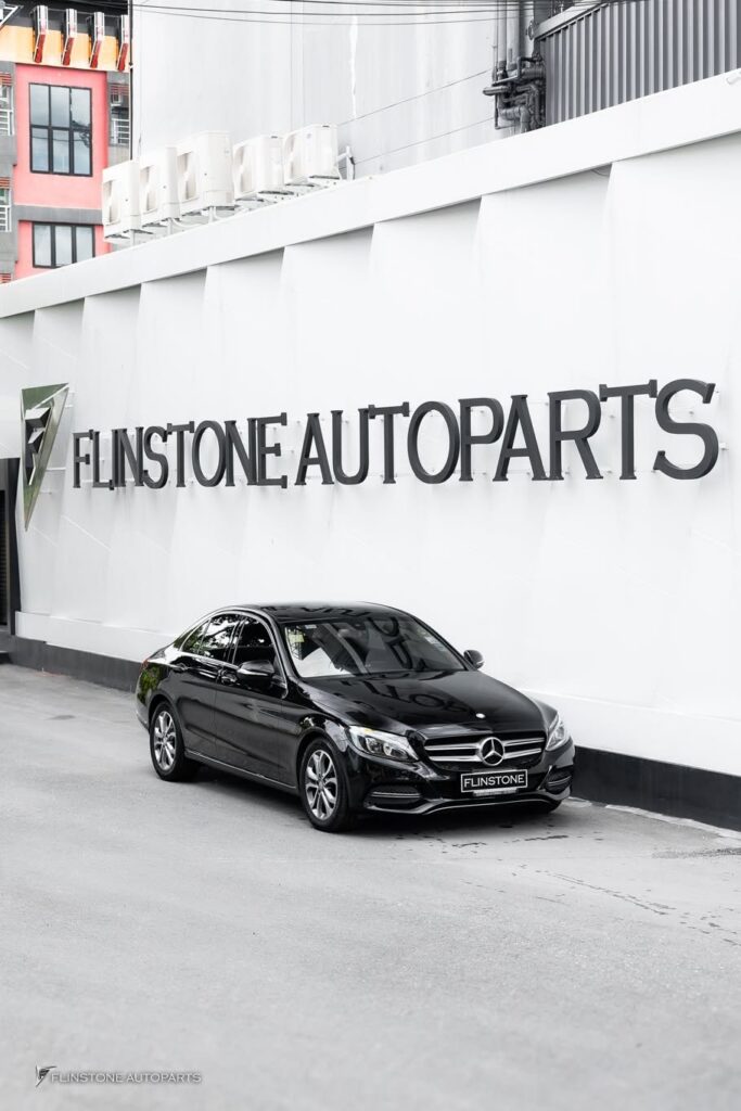 Mercedes-Benz W205 C205 C-Class 2024 small screens are history