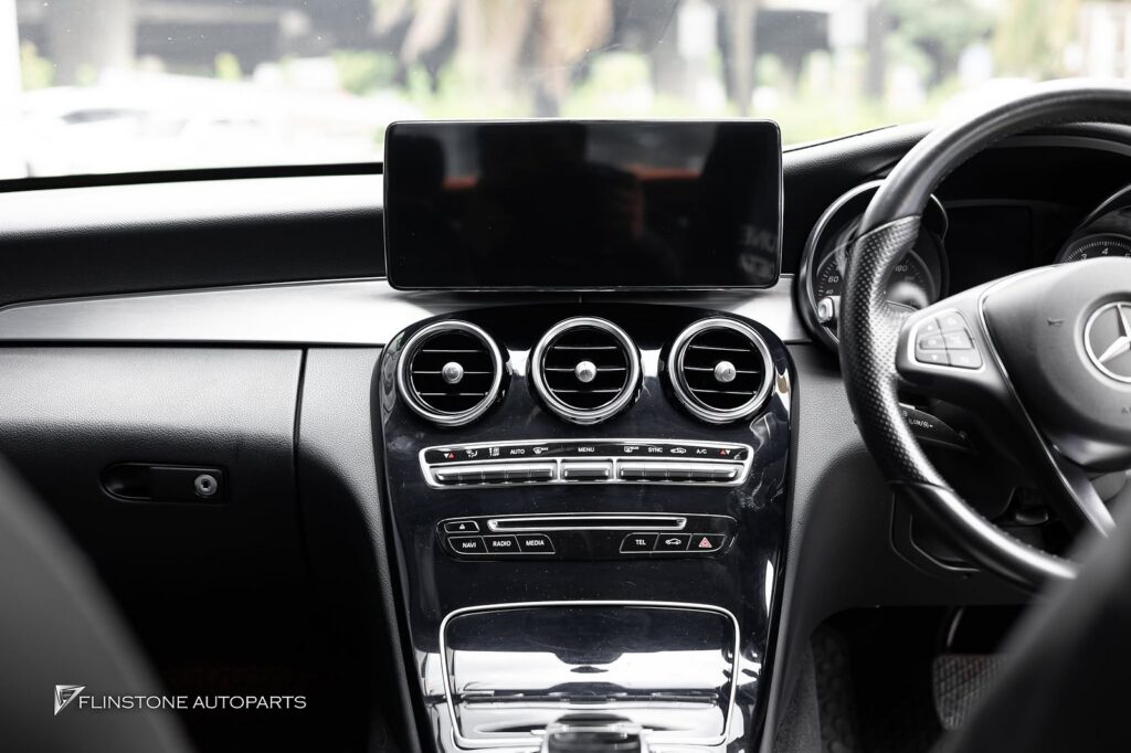 Mercedes-Benz W205 C205 C-Class 2024 small screens are history
