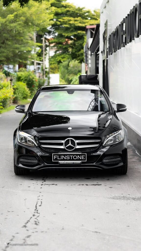Mercedes-Benz W205 C205 C-Class 2024 small screens are history