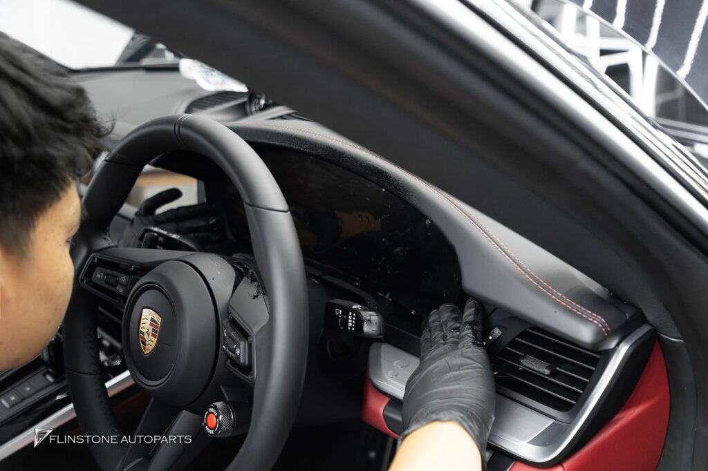 PORSCHE 992 Carrera the freshest