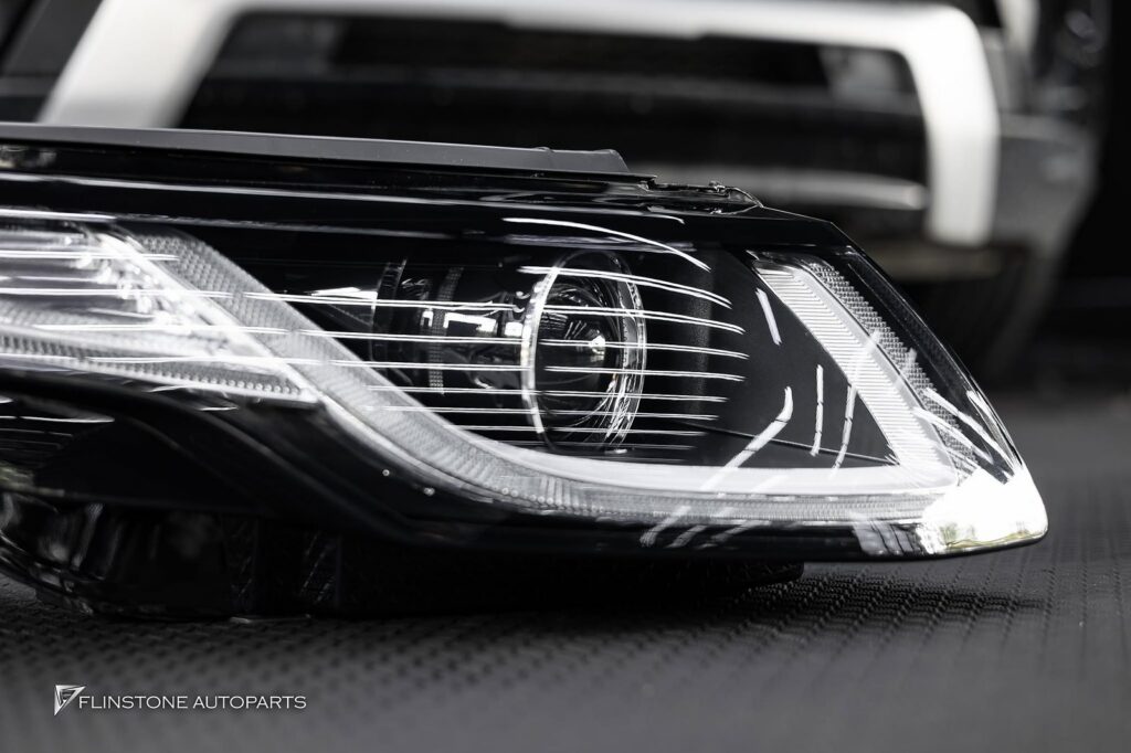 RANGE ROVER EVOQUE came in for new headlights in the style of LED much more beautiful